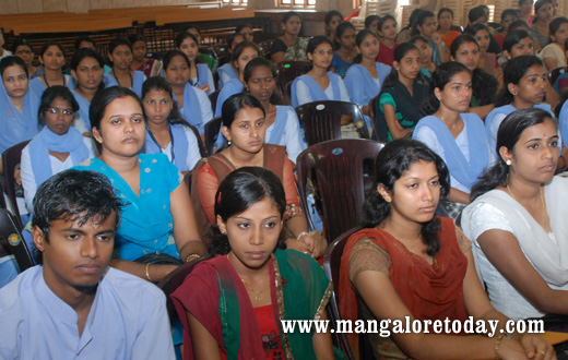 Seminar at Besant College